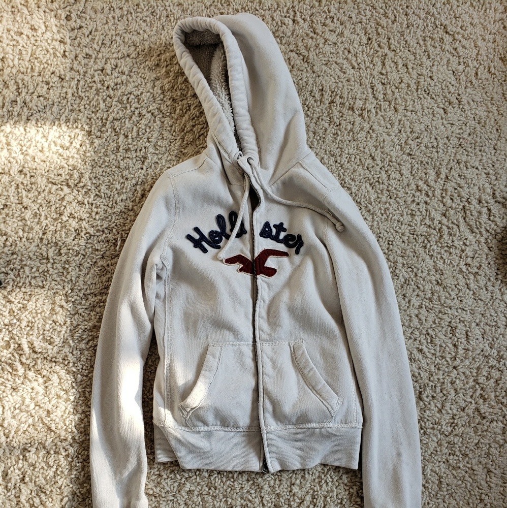 WHITE HOLLISTER ZIP UP SWEATSHIRT